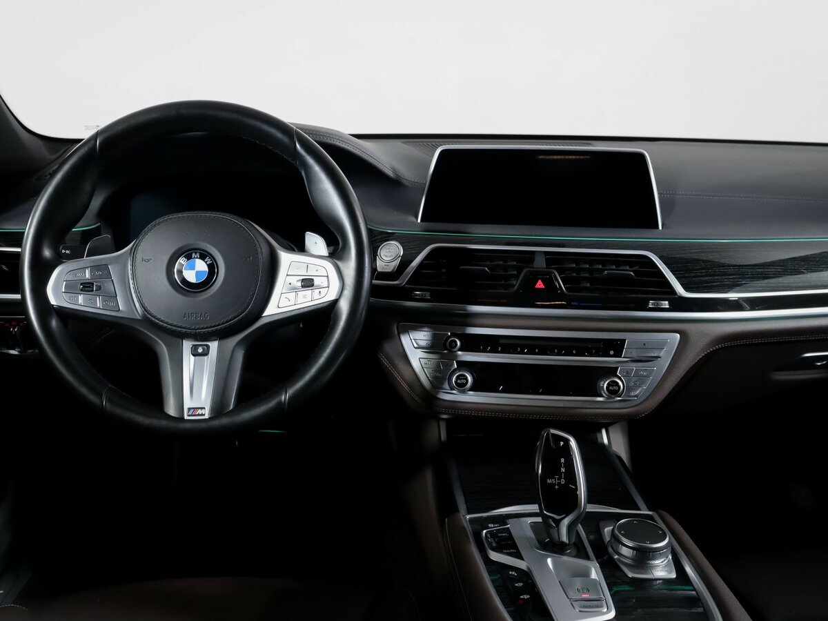 BMW 7 серии 2021 года с пробегом. Фото: #11