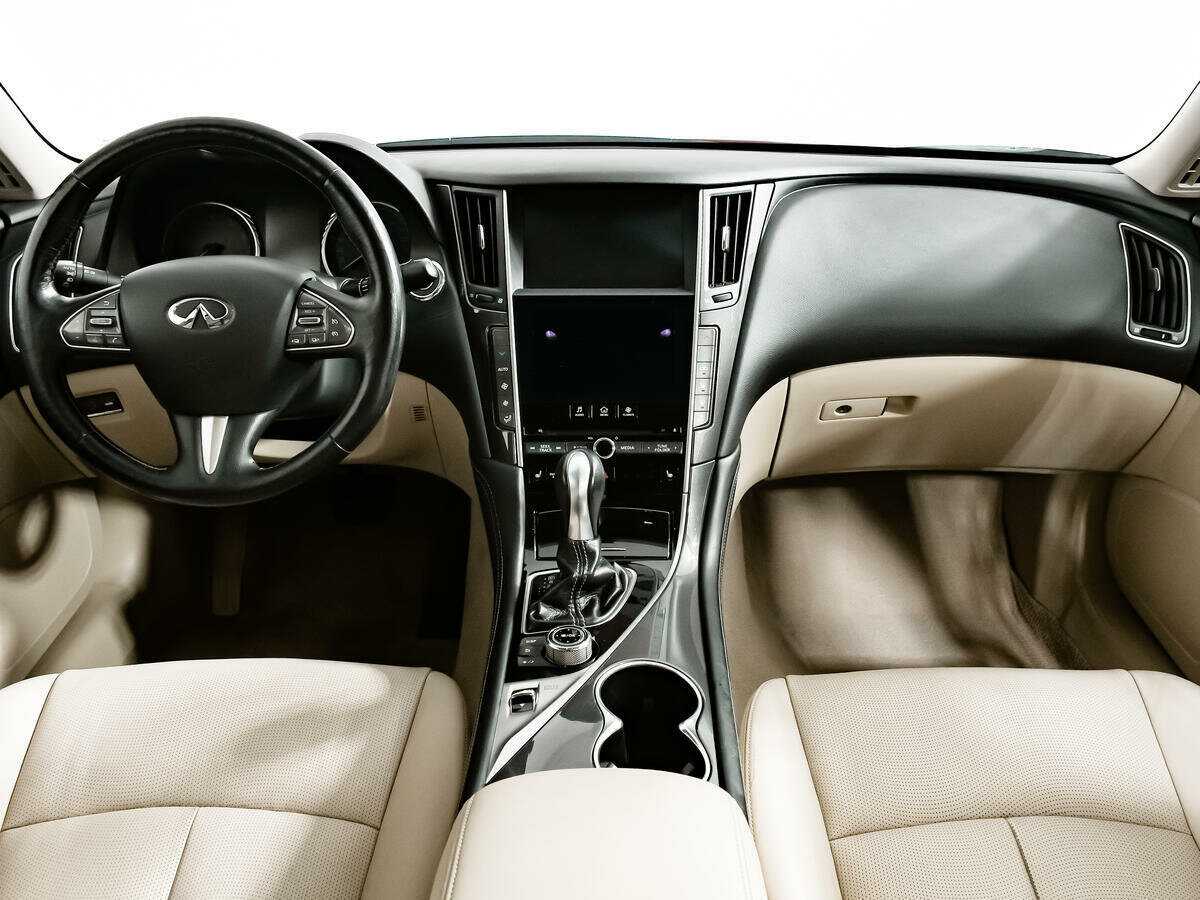 Infiniti Q50 2015 года с пробегом. Фото: #9