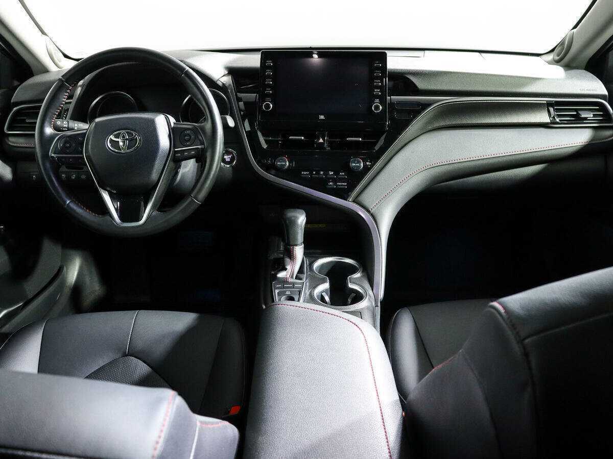 Toyota Camry 2021 года с пробегом. Фото: #5