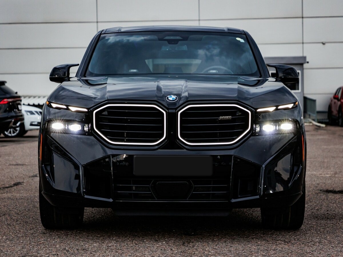 BMW XM 2023 года с пробегом. Фото: #1