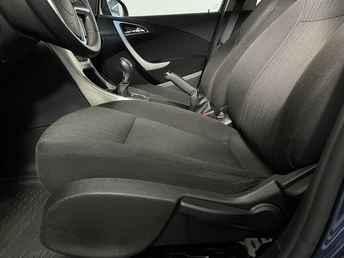Opel Astra 2010 года с пробегом. Фото: #9