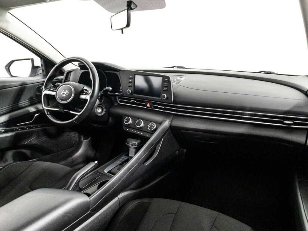 Hyundai Elantra 2021 года с пробегом. Фото: #8