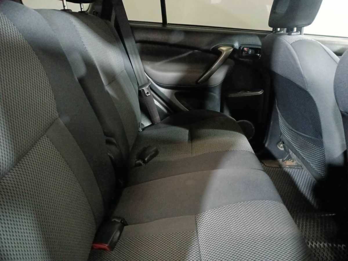 Toyota RAV4 2005 года с пробегом. Фото: #10