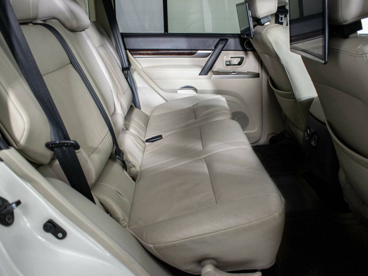 Mitsubishi Pajero 2020 года с пробегом. Фото: #9