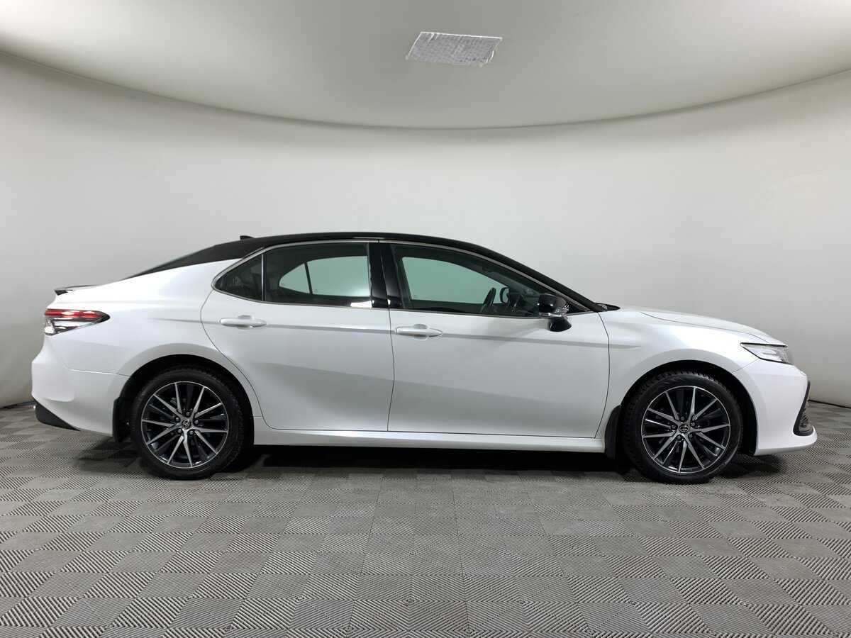 Toyota Camry 2022 года с пробегом. Фото: #3