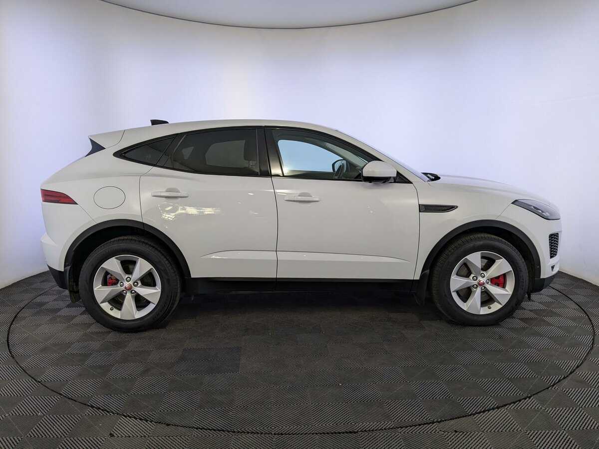 Jaguar E-Pace 2019 года с пробегом. Фото: #3