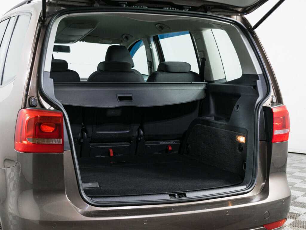 Volkswagen Touran 2011 года с пробегом. Фото: #6