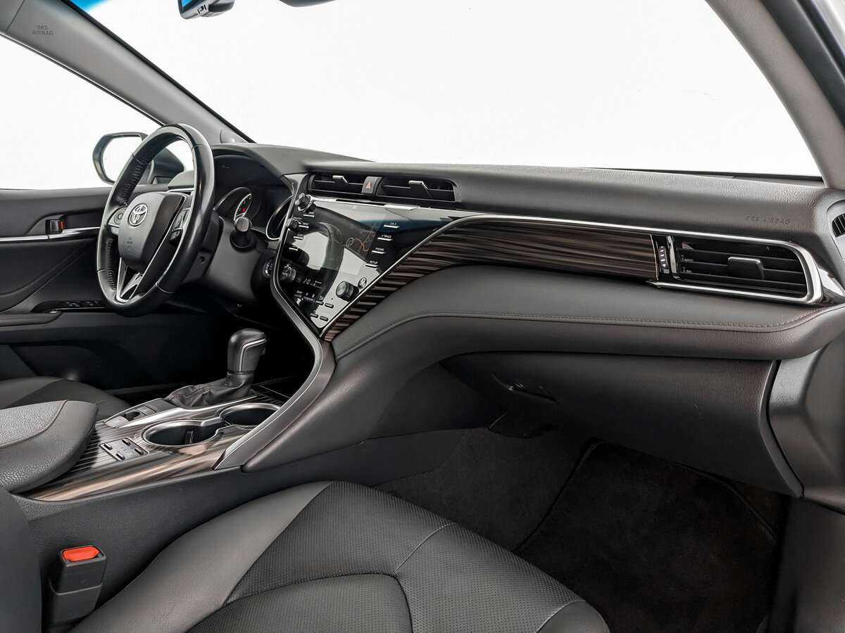 Toyota Camry 2021 года с пробегом. Фото: #8