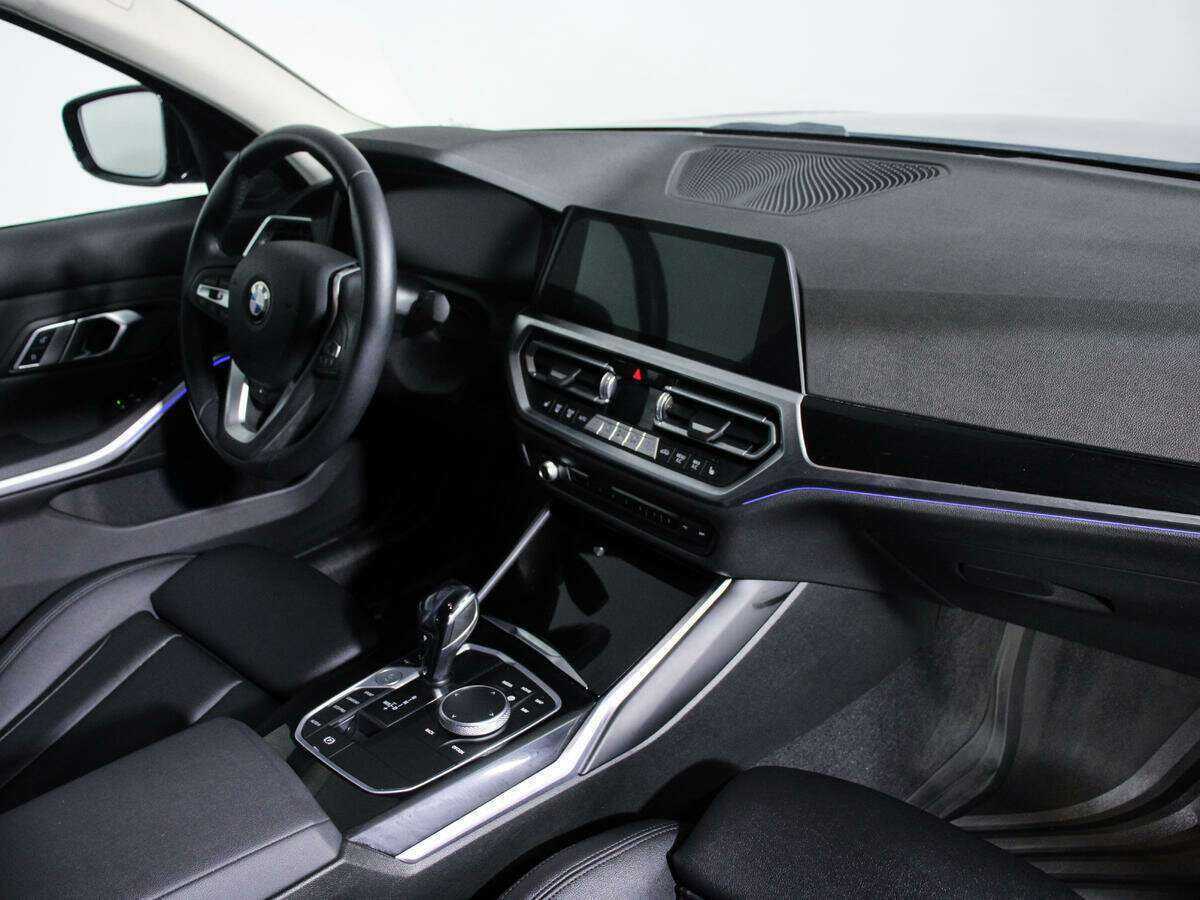 BMW 3 серии 2021 года с пробегом. Фото: #4