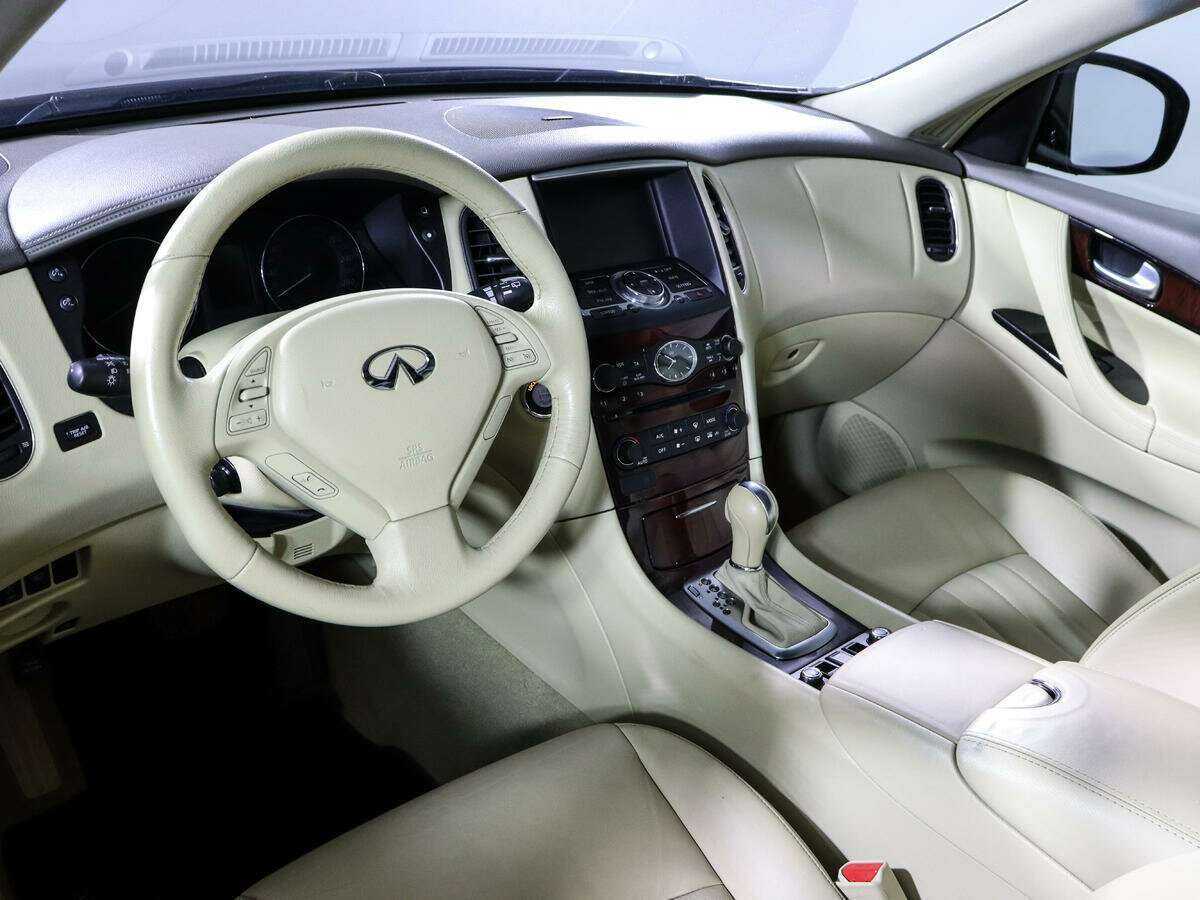 Infiniti EX 2011 года с пробегом. Фото: #10