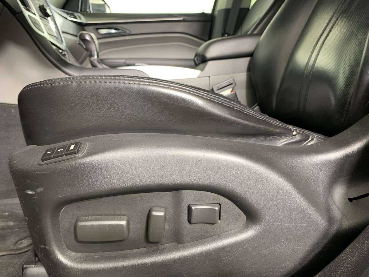Cadillac SRX 2011 года с пробегом. Фото: #13