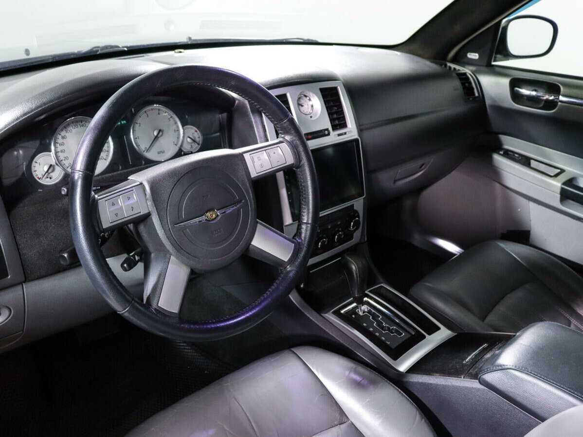 Chrysler 300C 2005 года с пробегом. Фото: #11