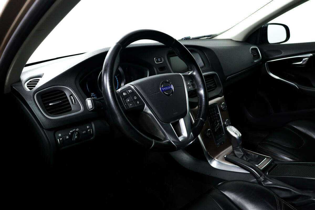 Volvo V40 Cross Country 2013 года с пробегом. Фото: #12