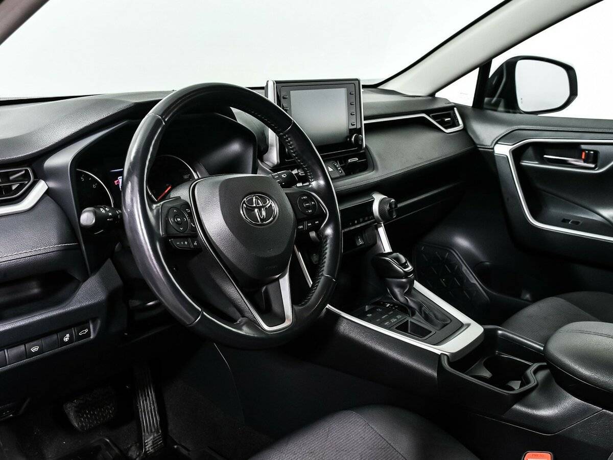 Toyota RAV4 2021 года с пробегом. Фото: #12