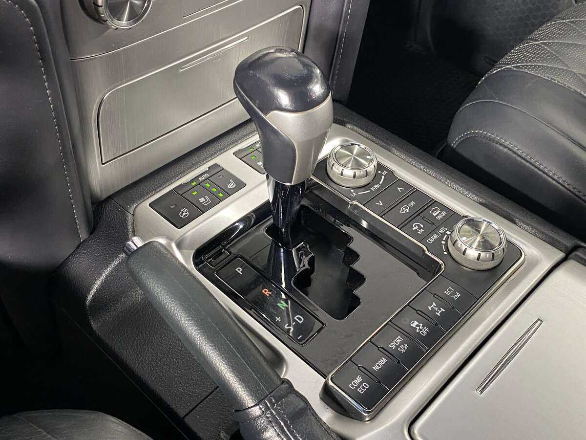 Toyota Land Cruiser 2017 года с пробегом. Фото: #13