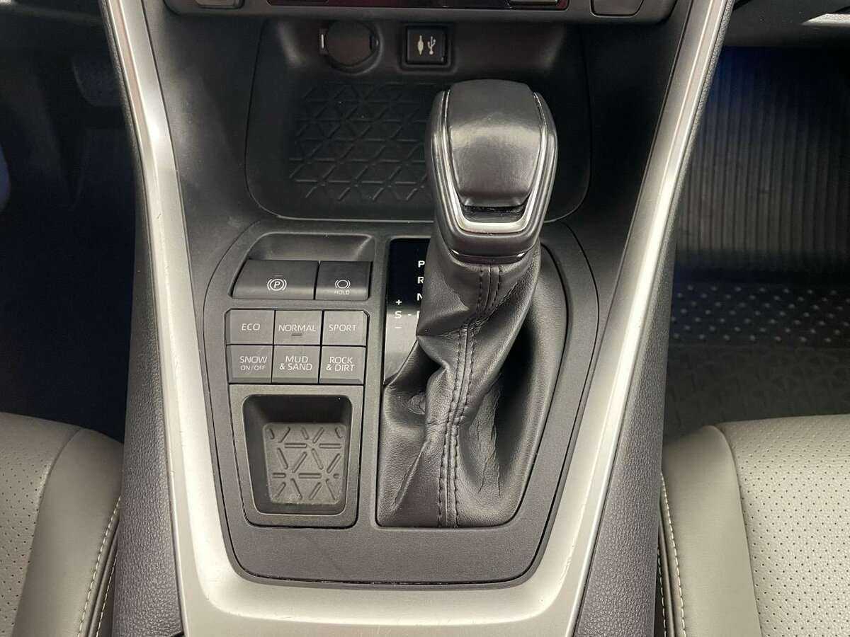 Toyota RAV4 2019 года с пробегом. Фото: #11