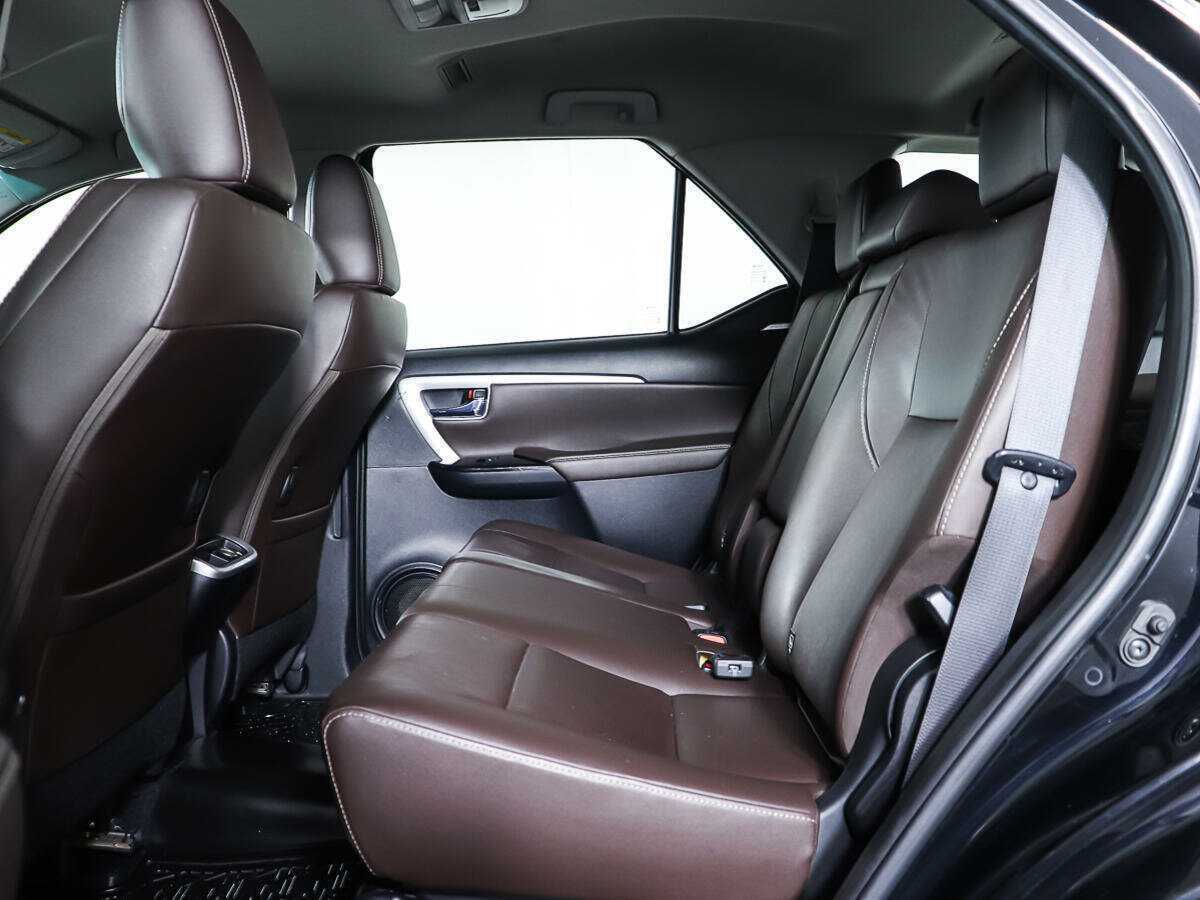 Toyota Fortuner 2018 года с пробегом. Фото: #7