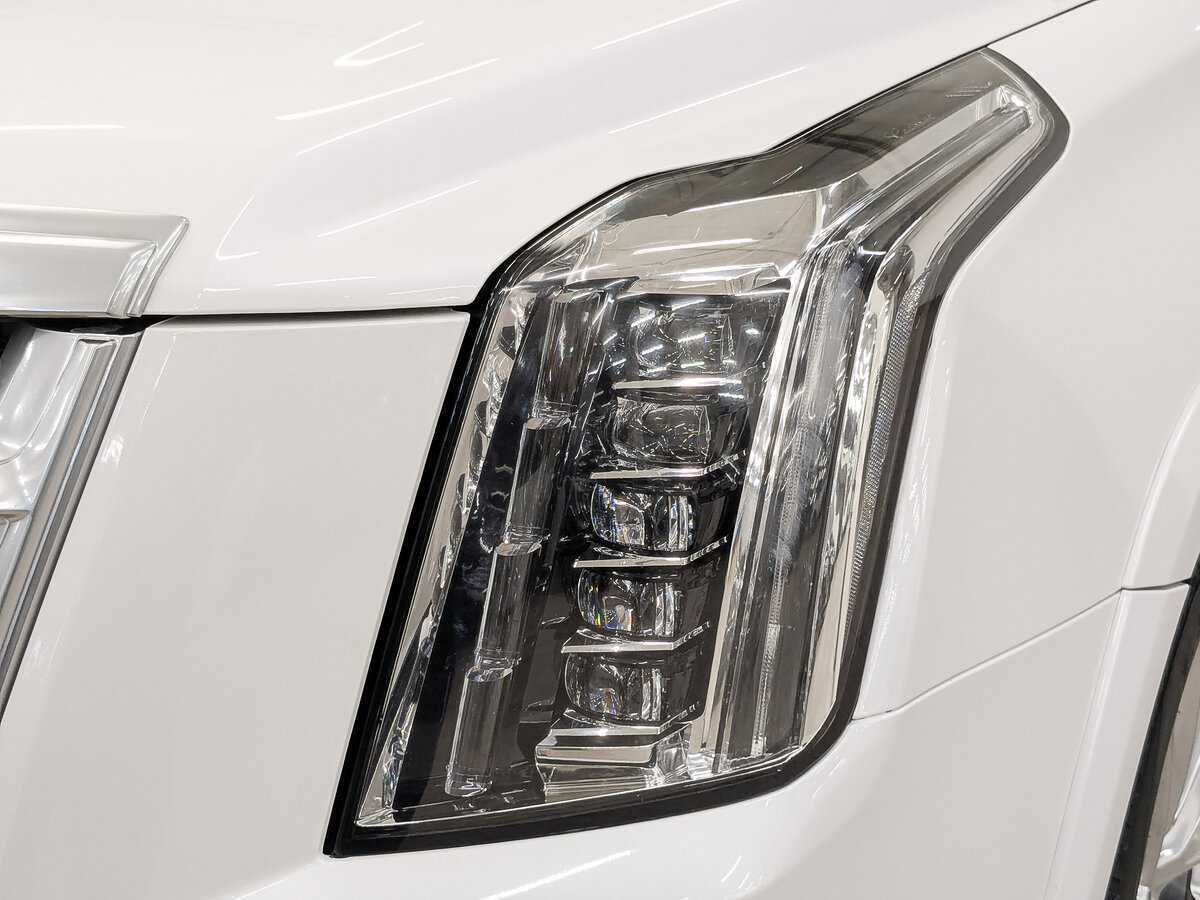 Cadillac Escalade 2019 года с пробегом. Фото: #10