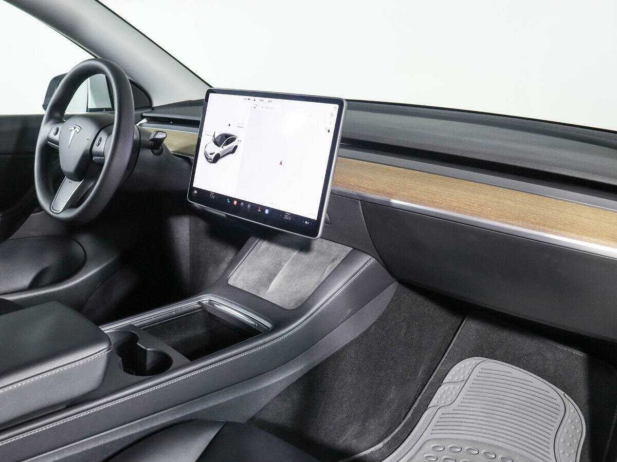 Tesla Model Y 2021 года с пробегом. Фото: #7
