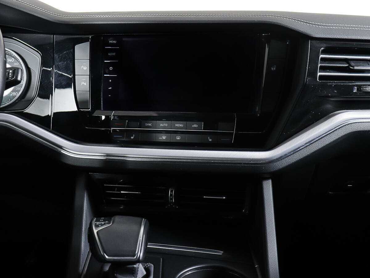 Volkswagen Touareg 2020 года с пробегом. Фото: #10