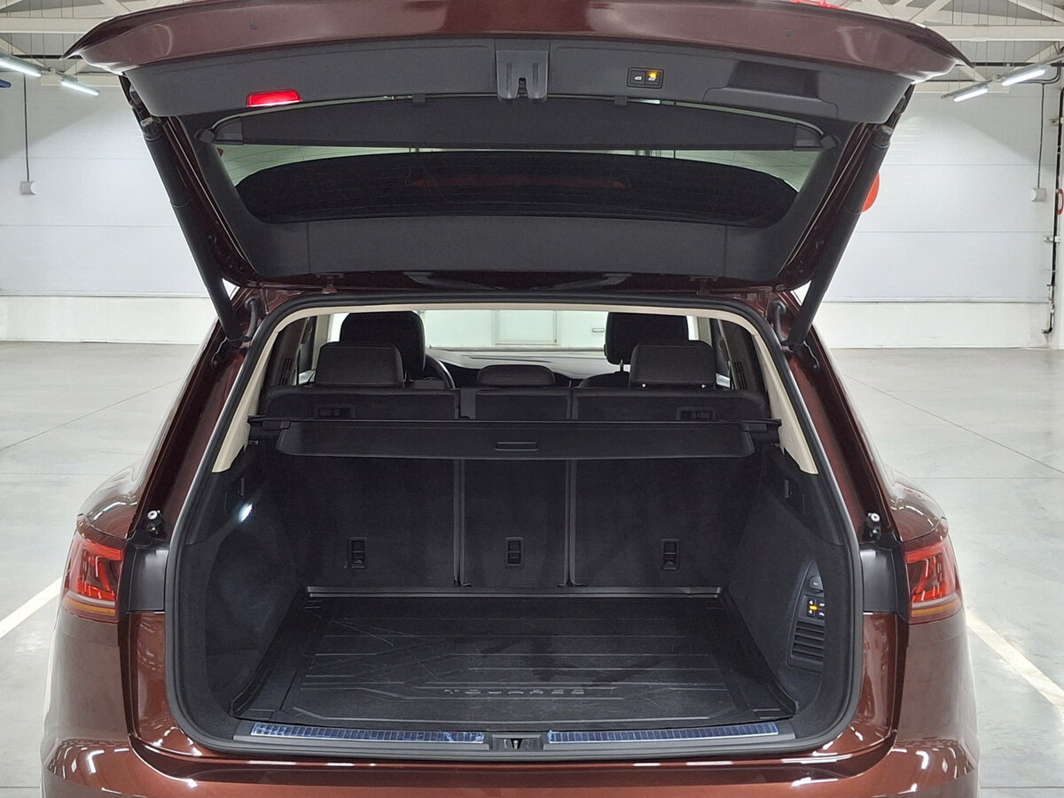 Volkswagen Touareg 2020 года с пробегом. Фото: #9