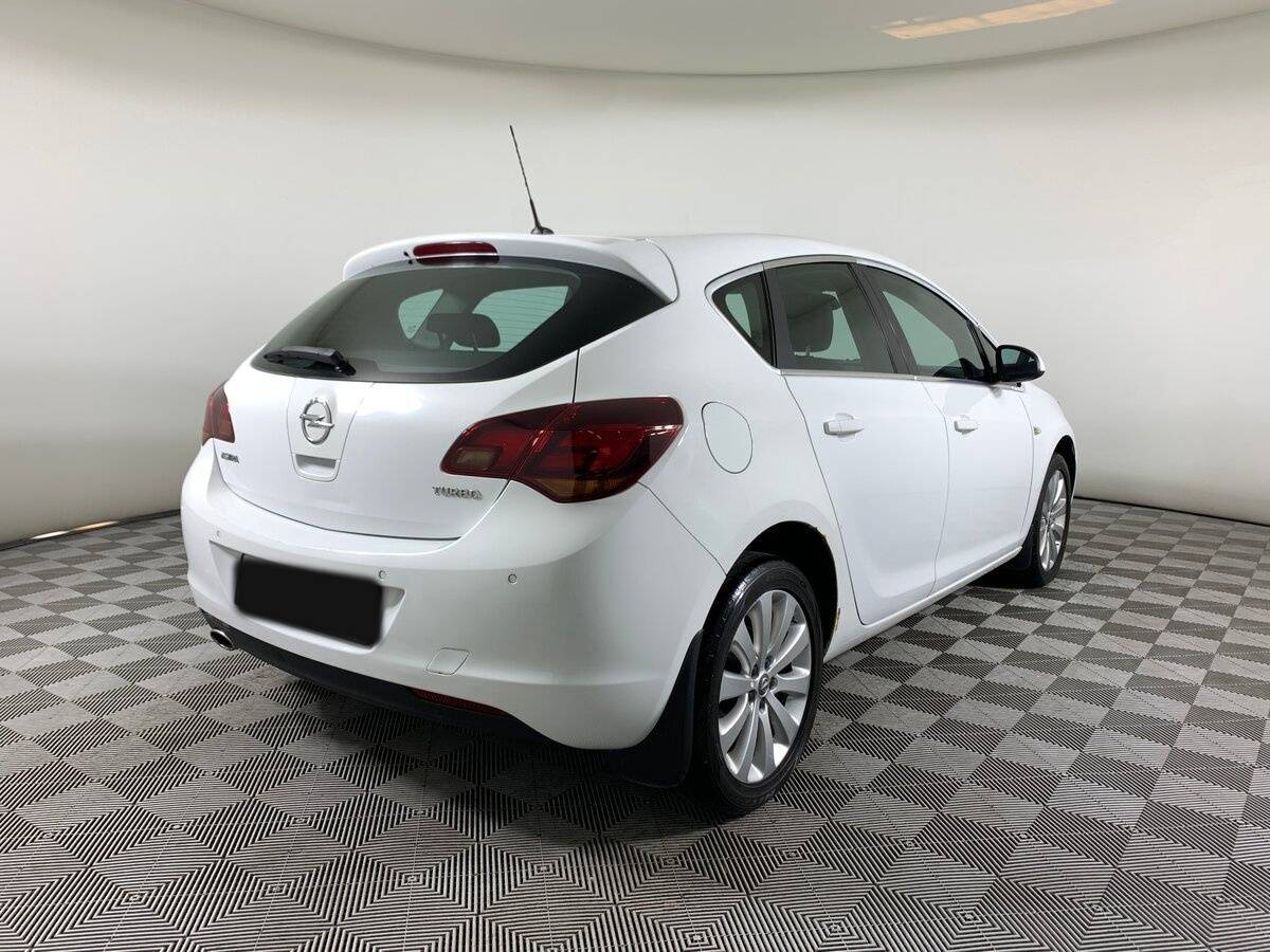 Opel Astra 2011 года с пробегом. Фото: #4