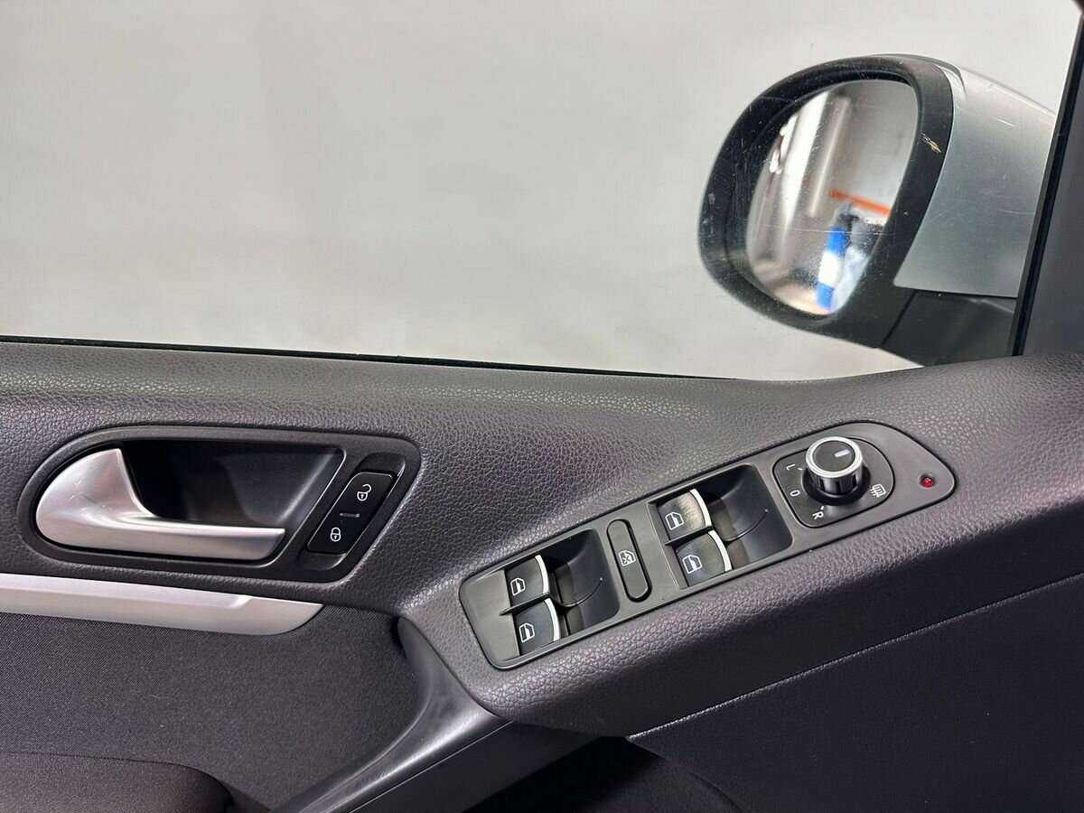 Volkswagen Tiguan 2011 года с пробегом. Фото: #11