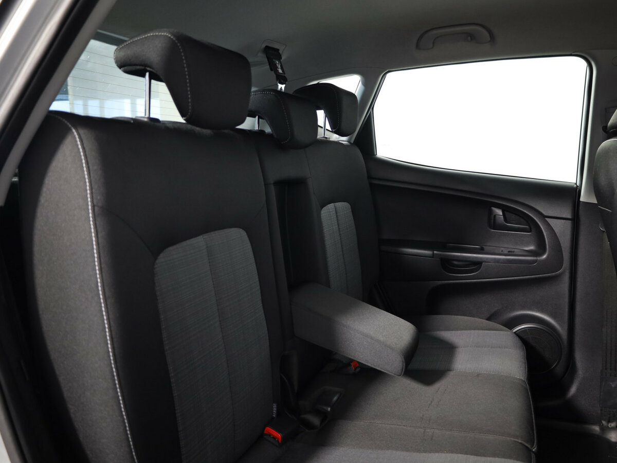 Kia Venga 2012 года с пробегом. Фото: #9