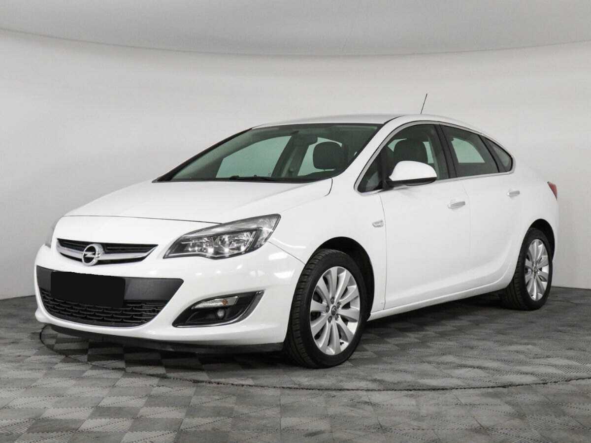 Opel Astra 2013 года с пробегом. Посмотреть фото