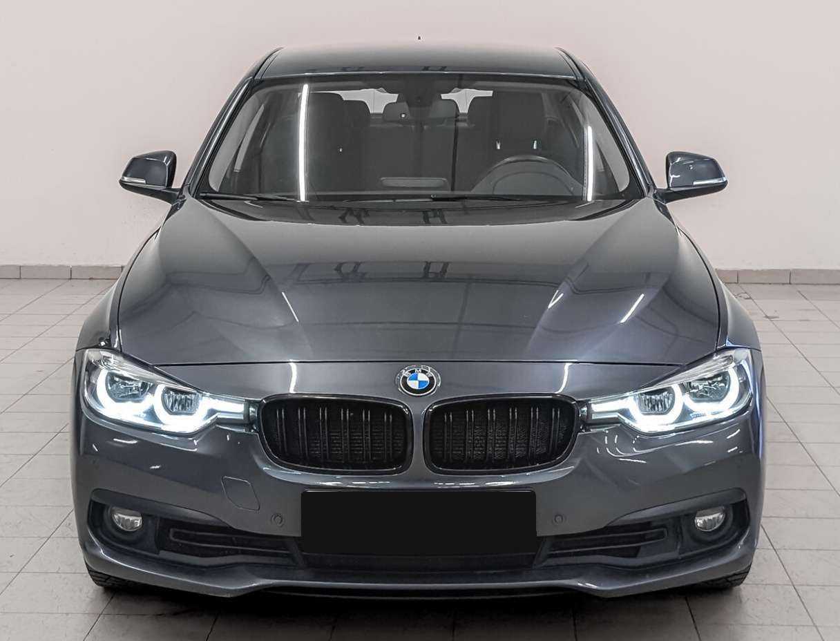 BMW 3 серии 2018 года с пробегом. Фото: #1