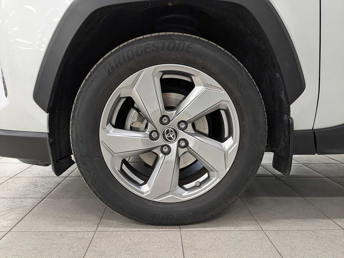 Toyota RAV4 2020 года с пробегом. Фото: #11