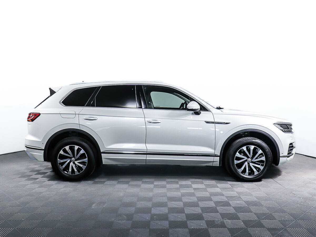 Volkswagen Touareg 2020 года с пробегом. Фото: #2