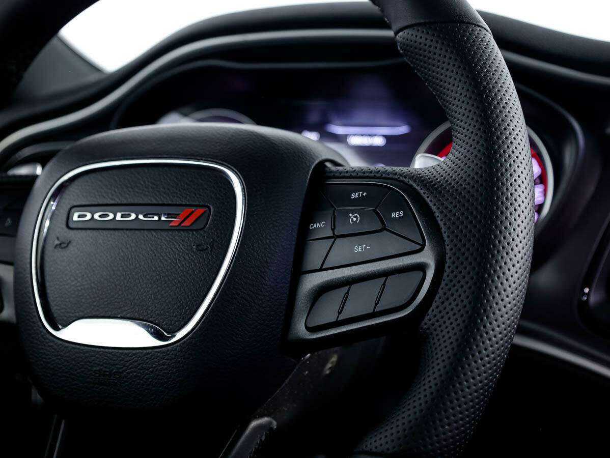 Dodge Challenger 2020 года с пробегом. Фото: #17