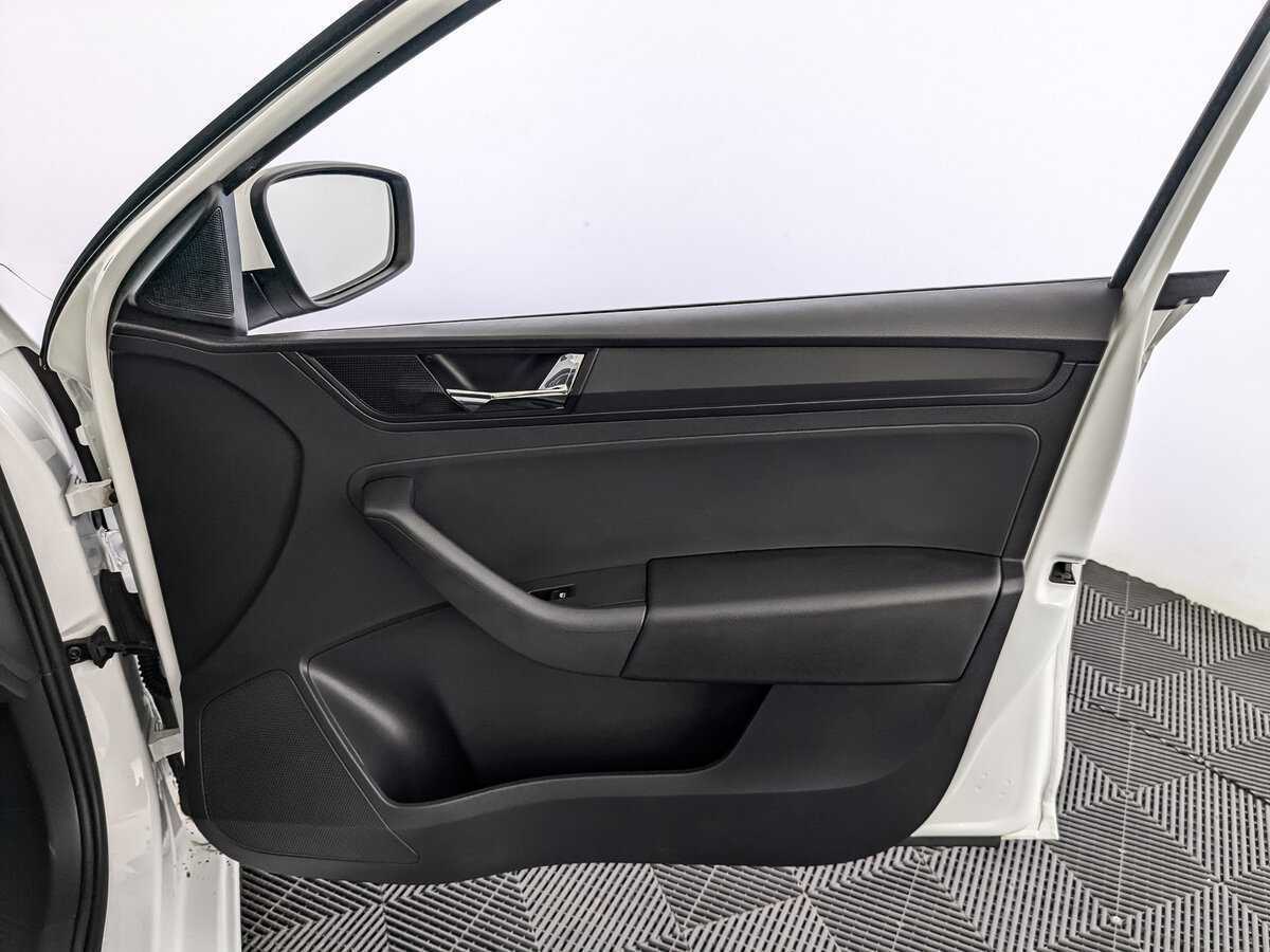 Skoda Rapid 2018 года с пробегом. Фото: #20