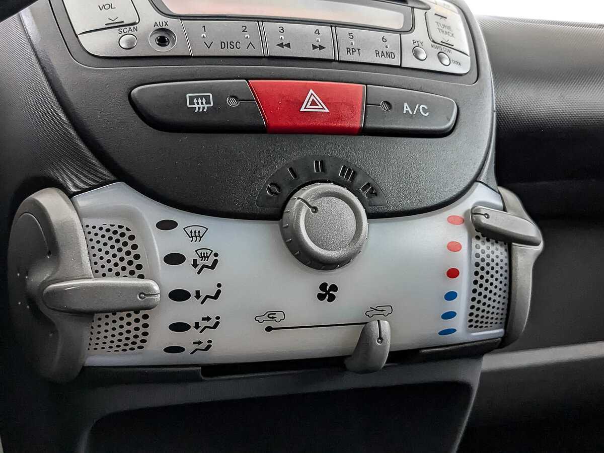 Peugeot 107 2010 года с пробегом. Фото: #23