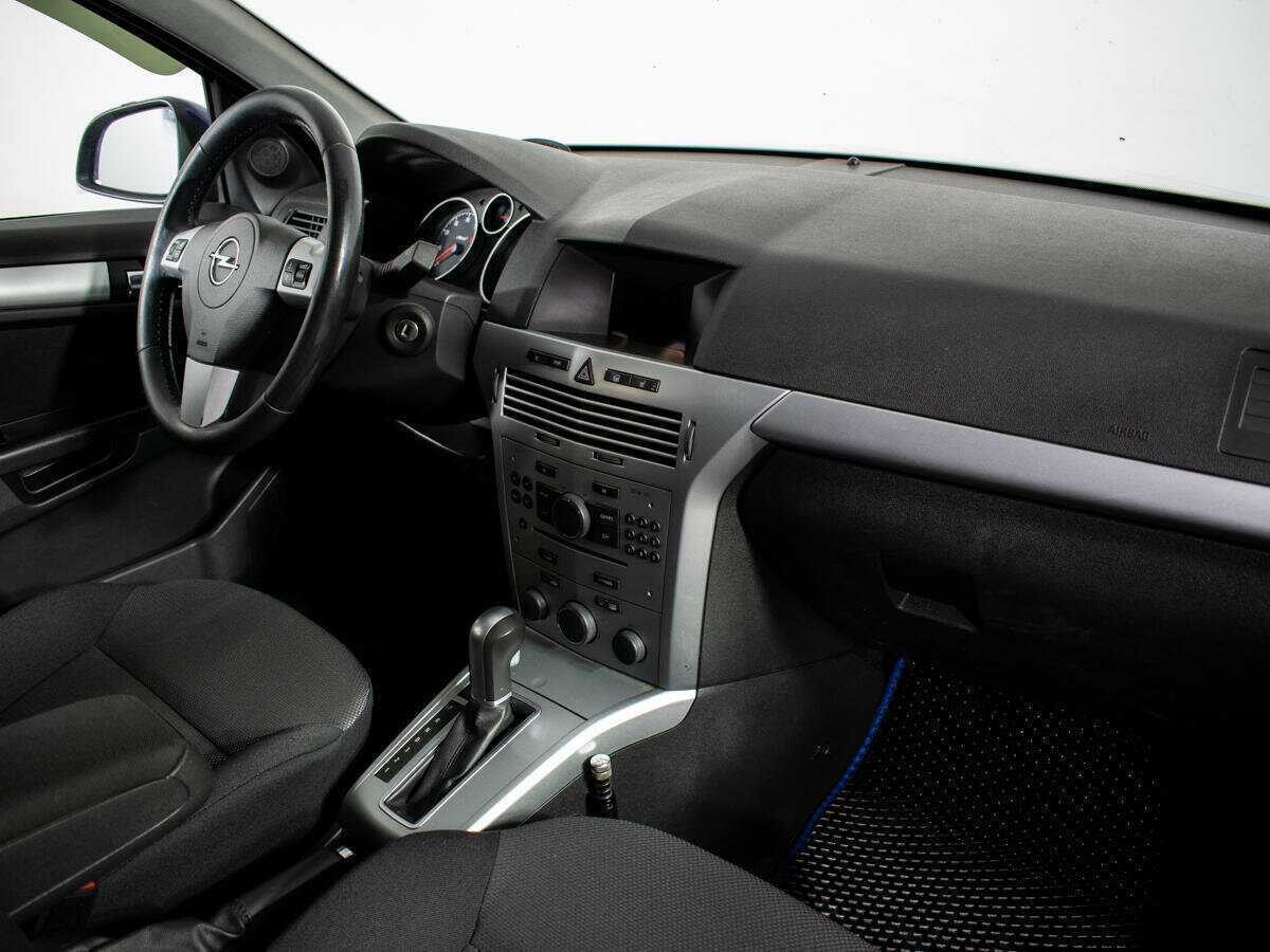 Opel Astra 2010 года с пробегом. Фото: #8