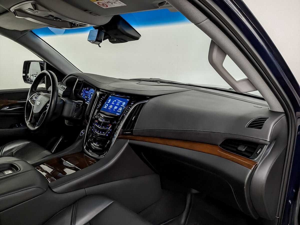Cadillac Escalade 2018 года с пробегом. Фото: #10