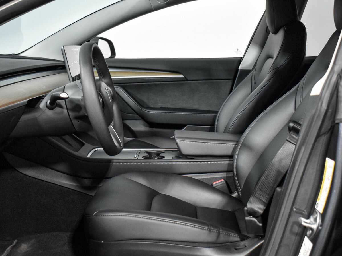 Tesla Model 3 2023 года с пробегом. Фото: #12