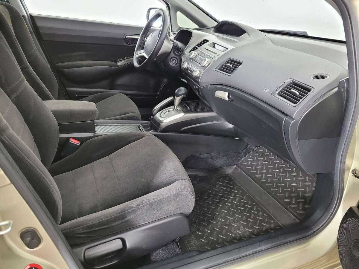 Honda Civic 2007 года с пробегом. Фото: #11