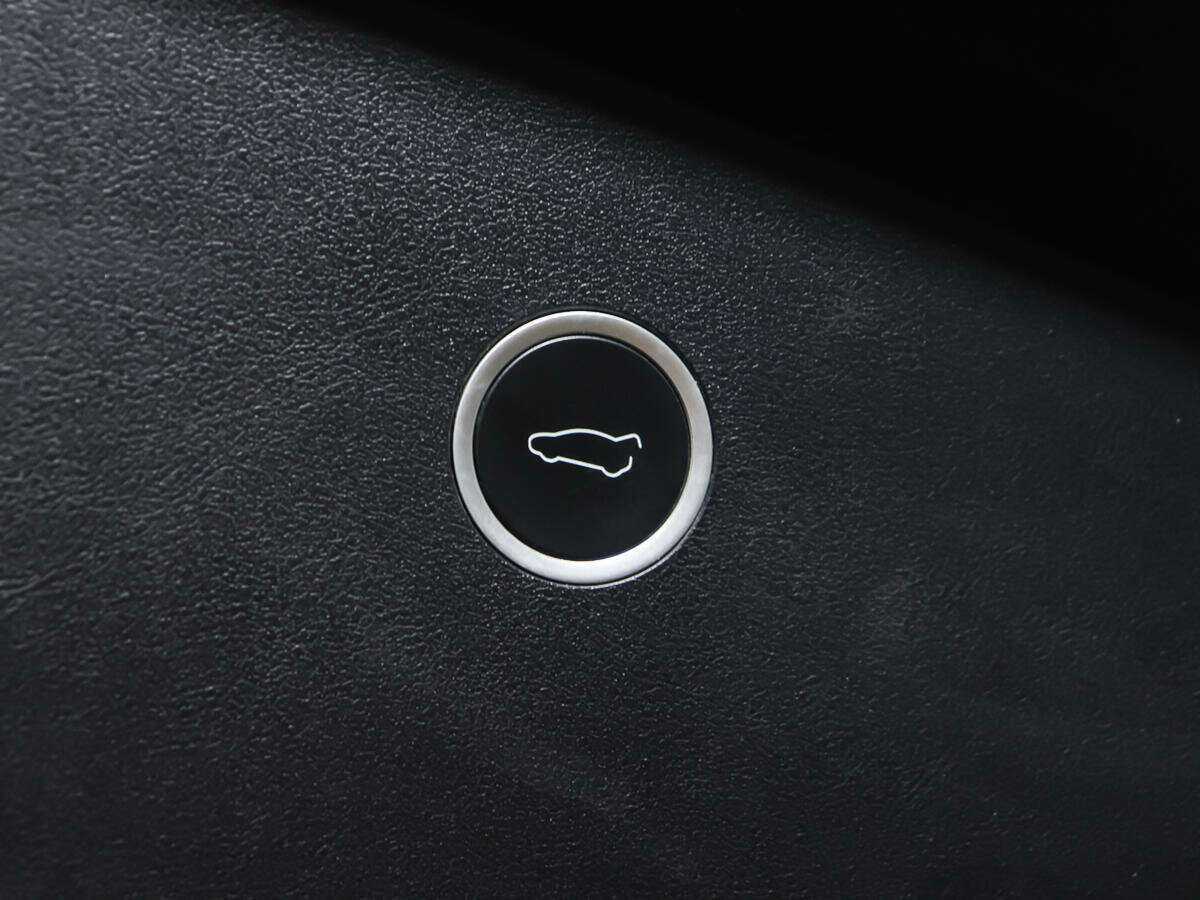 Tesla Model X 2018 года с пробегом. Фото: #16