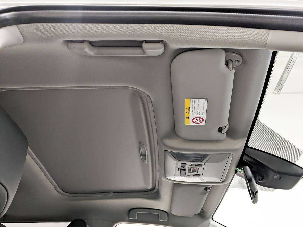 Toyota RAV4 2022 года с пробегом. Фото: #17