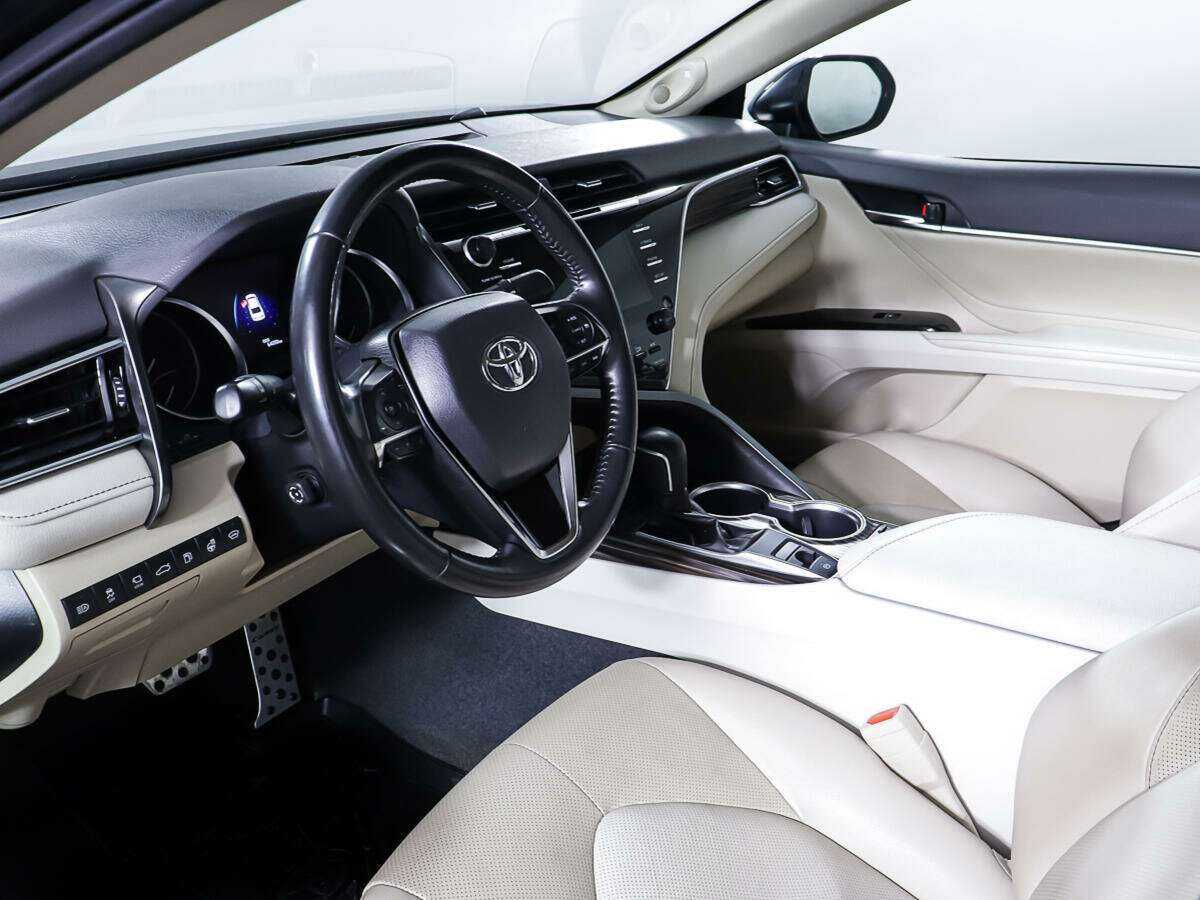 Toyota Camry 2018 года с пробегом. Фото: #16