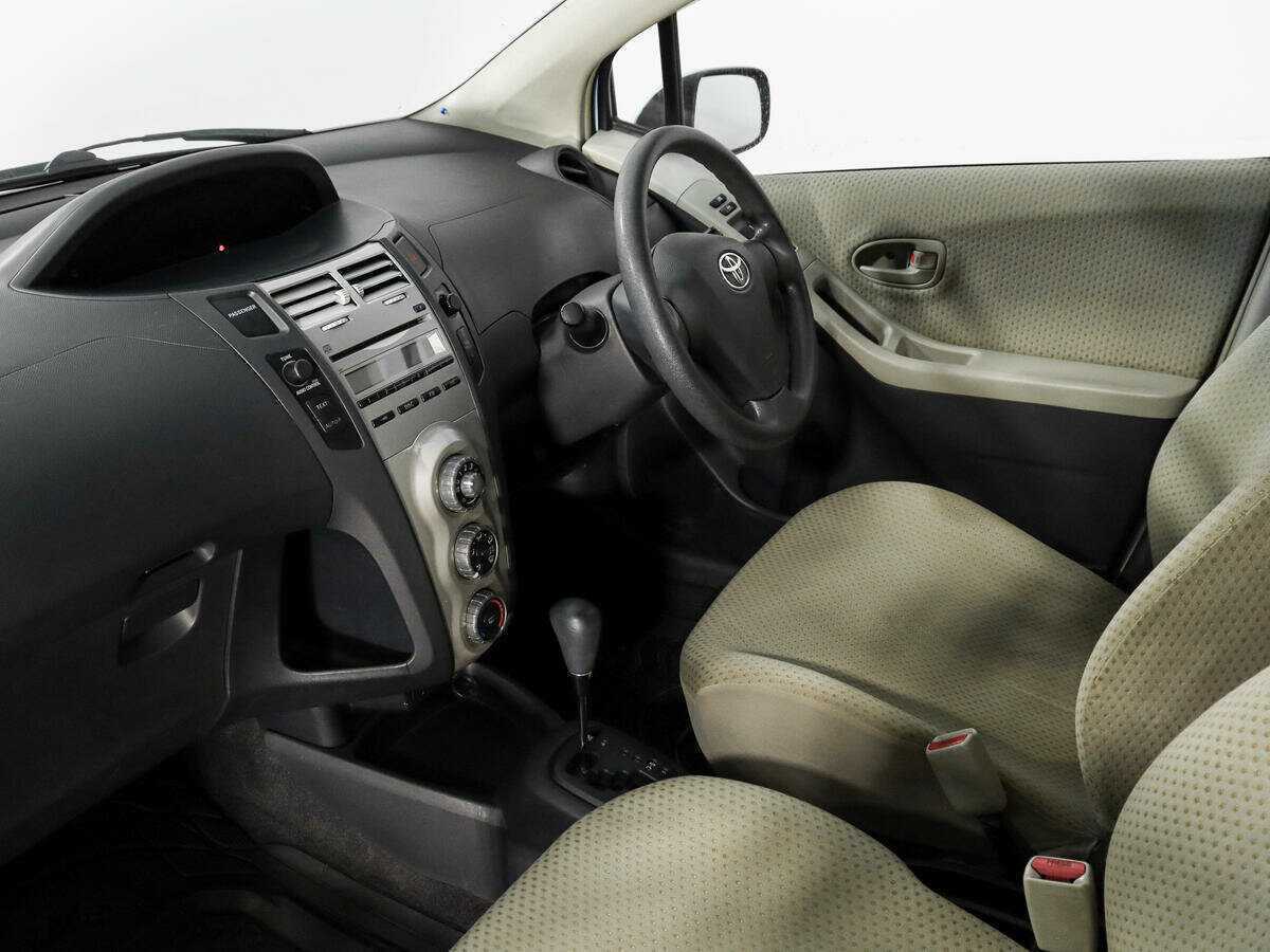 Toyota Vitz 2005 года с пробегом. Фото: #10