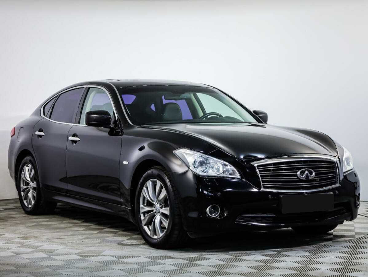 Infiniti M 2012 года с пробегом. Фото: #1