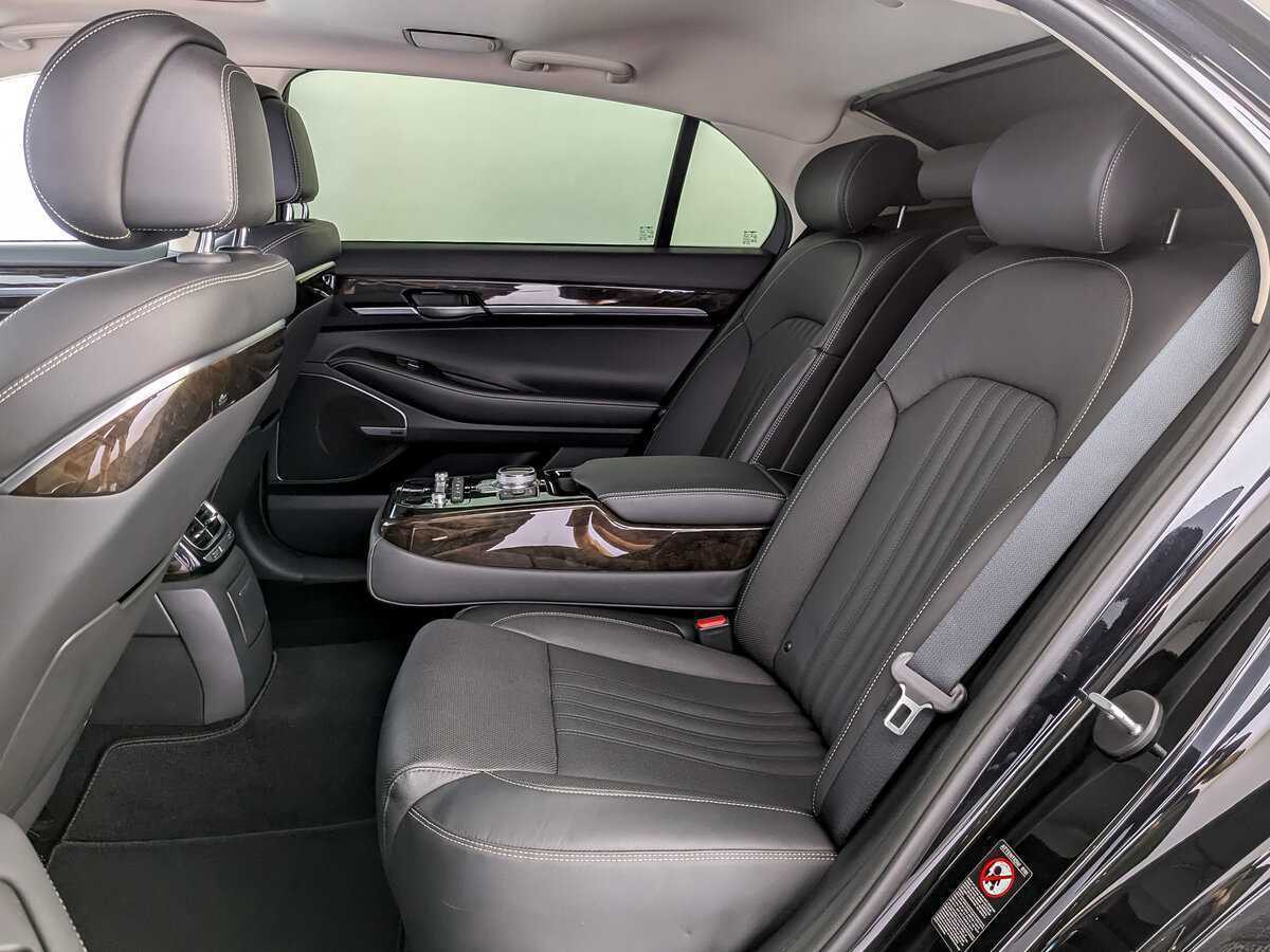 Genesis G90 2019 года с пробегом. Фото: #9