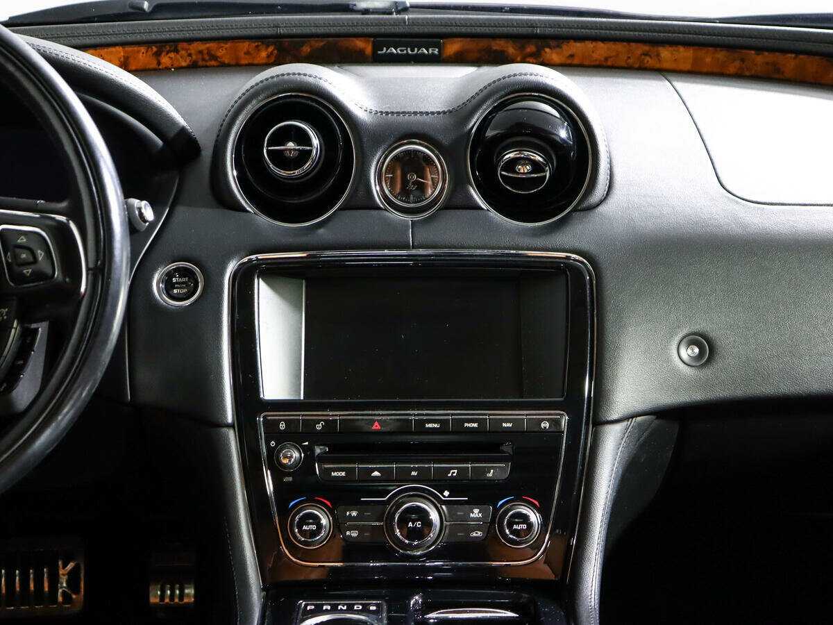 Jaguar XJ 2014 года с пробегом. Фото: #12