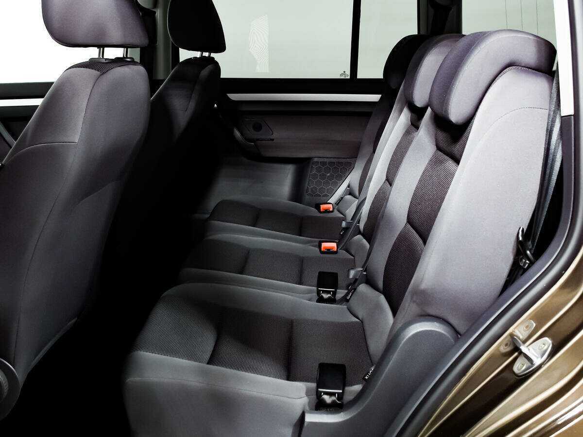 Volkswagen Touran 2013 года с пробегом. Фото: #11