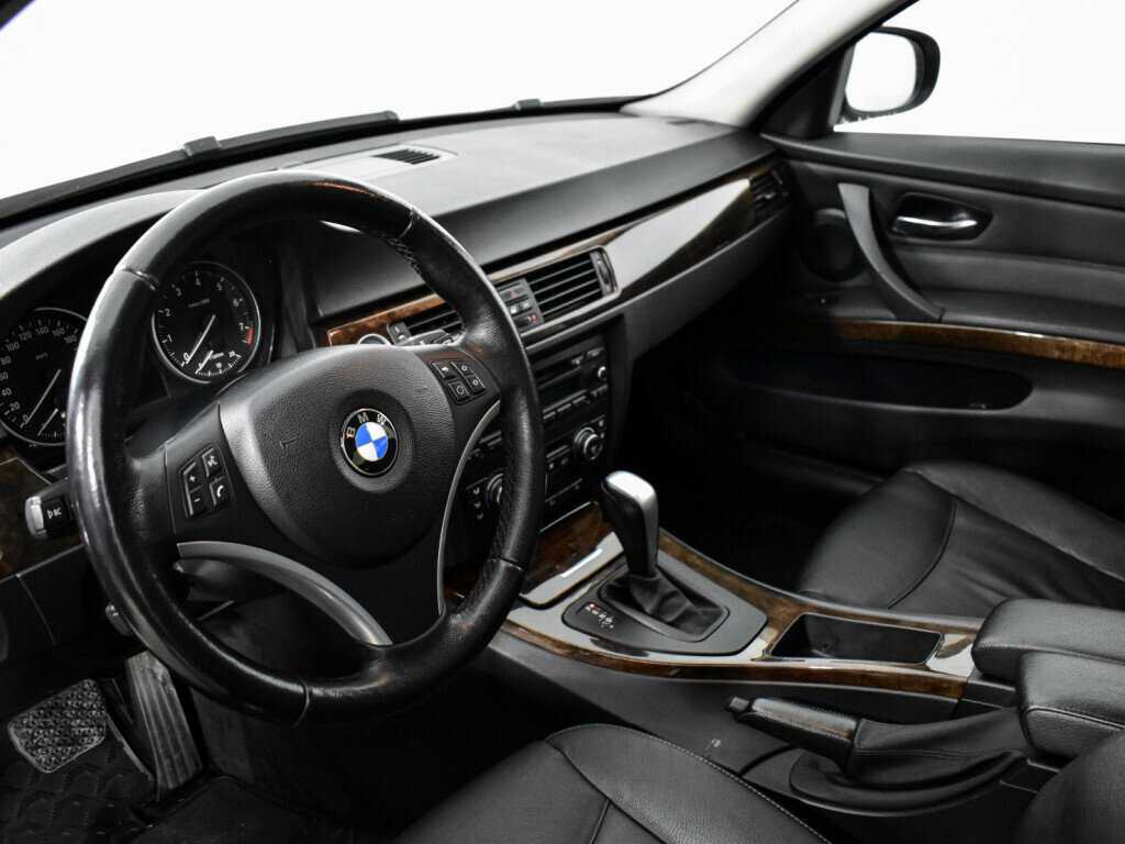 BMW 3 серии 2009 года с пробегом. Фото: #6