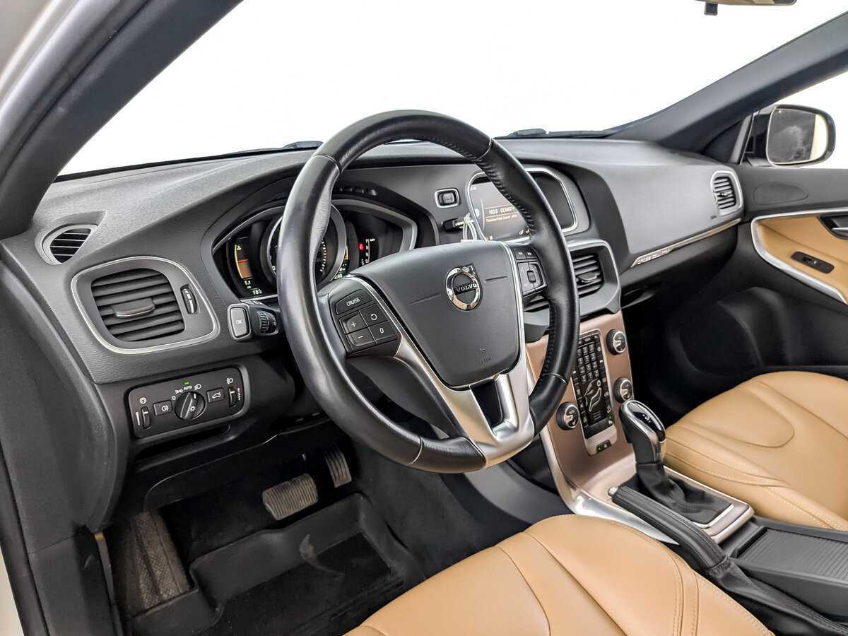 Volvo V40 2018 года с пробегом. Фото: #15