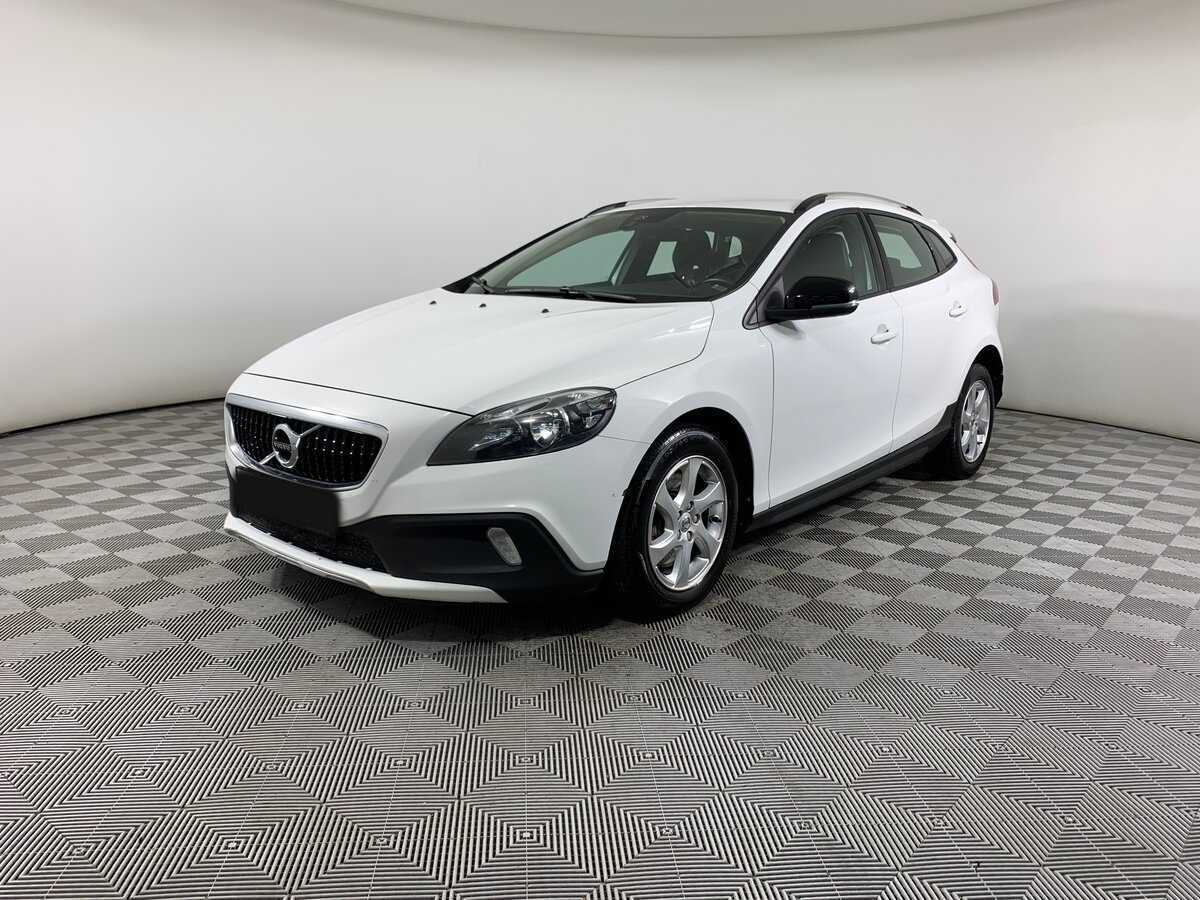 Volvo V40 Cross Country 2017 года с пробегом. Посмотреть фото